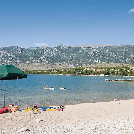 Dom wakacyjny Amazing In - Paklenica With Wifi