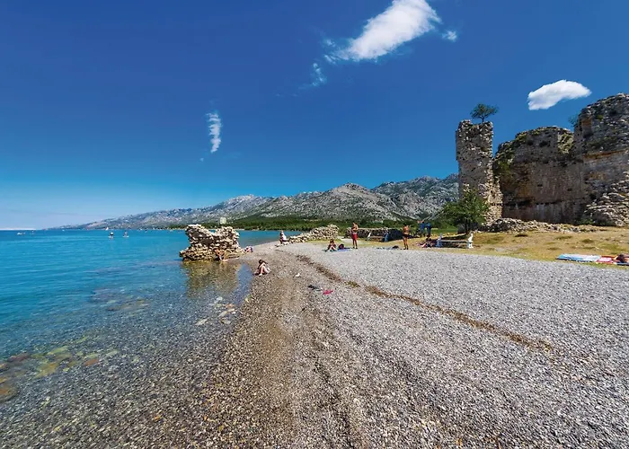 Casa de Férias Beautiful In - Paklenica With Wifi Starigrad Paklenica